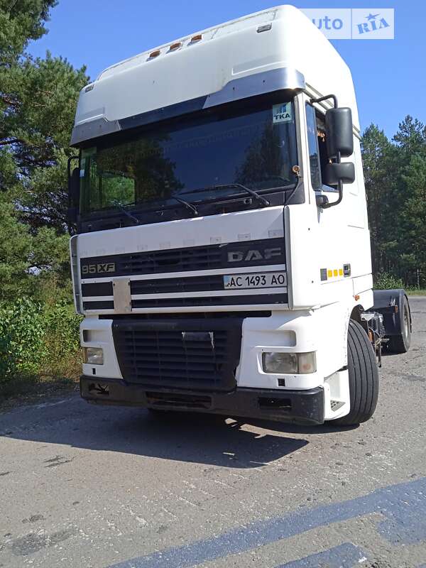 Тягач DAF XF 95 2002 в Любешове