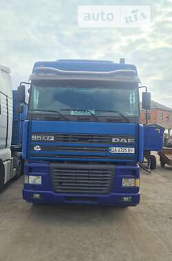 Контейнеровоз DAF XF 95 2002 в Благовещенском