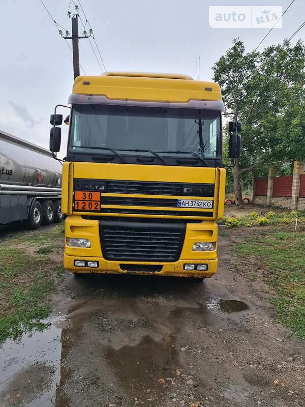 Тягач DAF XF 95 2000 в 