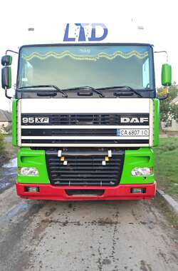 Тягач DAF XF 95 2000 в 