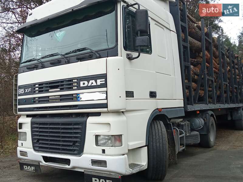 Тягач DAF XF 95 2002 в Малине