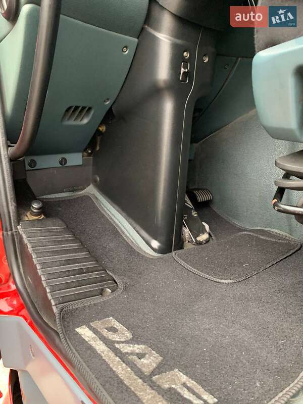 Тягач DAF XF 95 2006 в Дніпрі