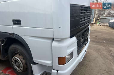 Тягач DAF XF 95 2000 в 