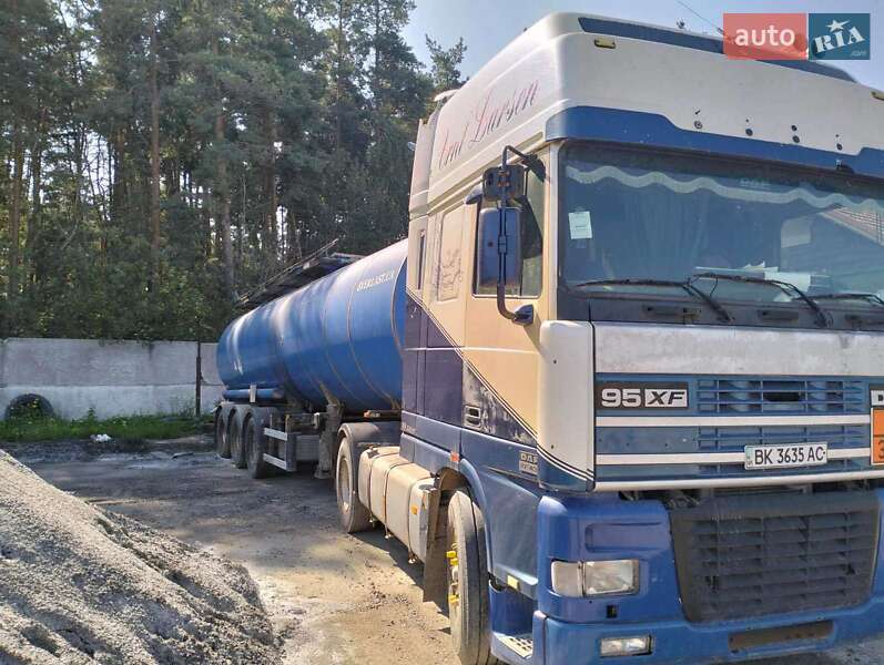 Цистерна DAF XF 95 1999 в Рівному