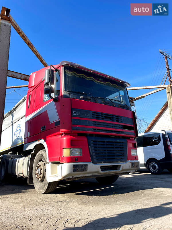 Тягач DAF XF 95 2000 в 
