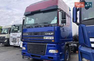 Тягач DAF XF 95 2000 в 