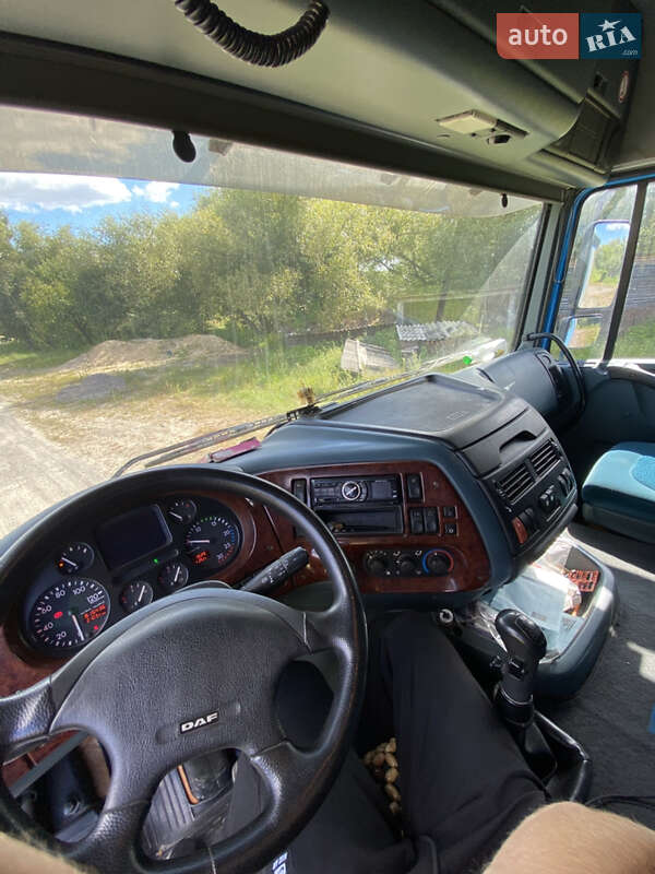 Грузовой фургон DAF XF 95 2004 в Рокитном