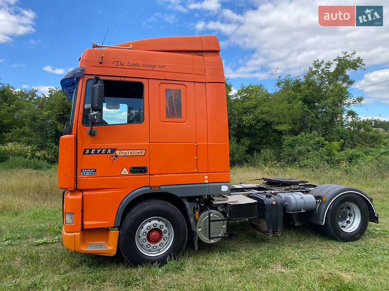 Тягач DAF XF 95 2000 в 