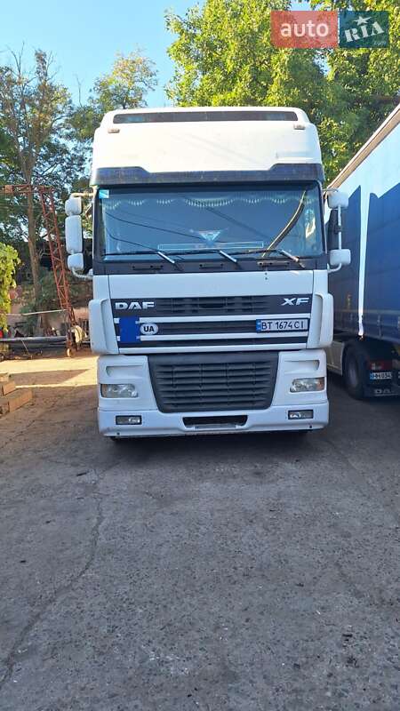 Тентованый DAF XF 95 2004 в 
