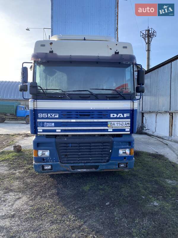 Тягач DAF XF 95 2001 в 