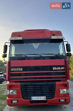 Контейнеровоз DAF XF 95 2001 в 