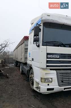 Контейнеровоз DAF XF 95 1999 в 