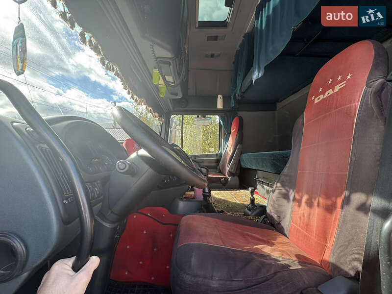 Зерновоз DAF XF 95 2006 в Остроге