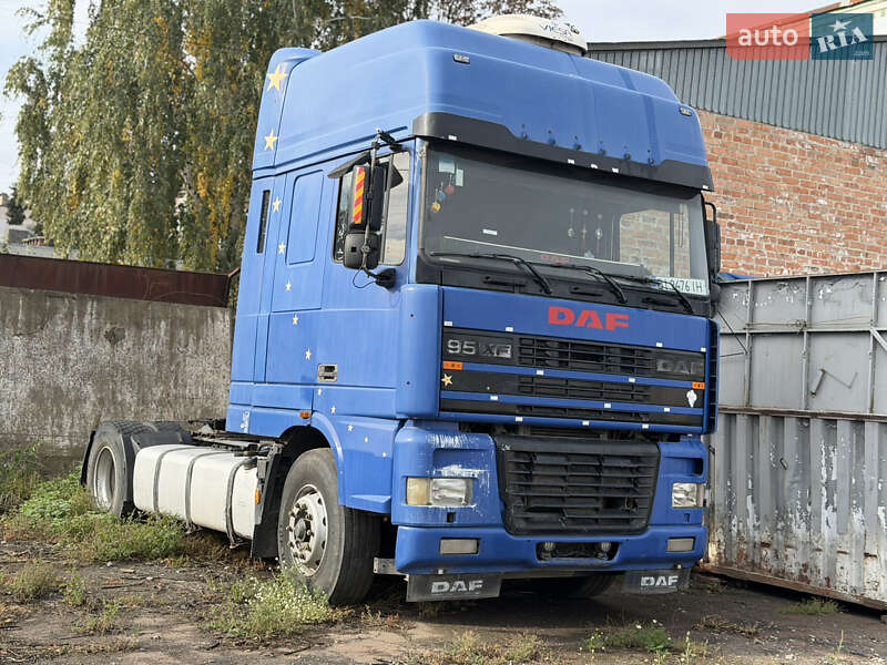 Тягач DAF XF 95 1999 в Лубнах