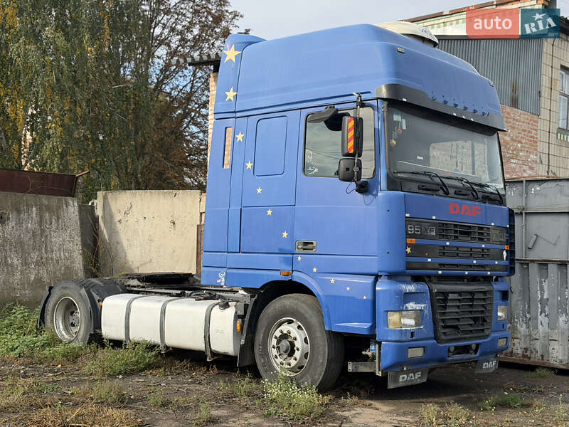 Тягач DAF XF 95 1999 в Лубнах