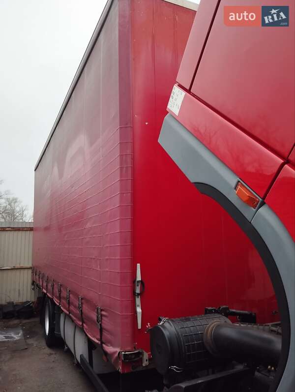 Вантажний фургон DAF XF 95 2006 в Кременчуці