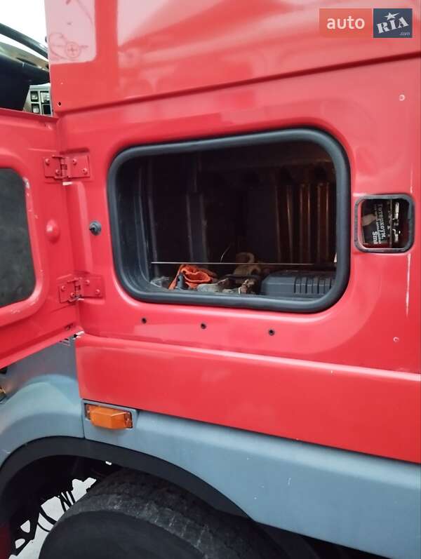 Вантажний фургон DAF XF 95 2006 в Кременчуці