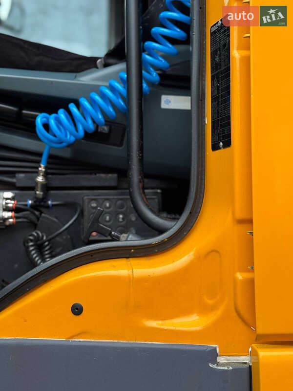 Тягач DAF XF 95 2001 в Ніжині