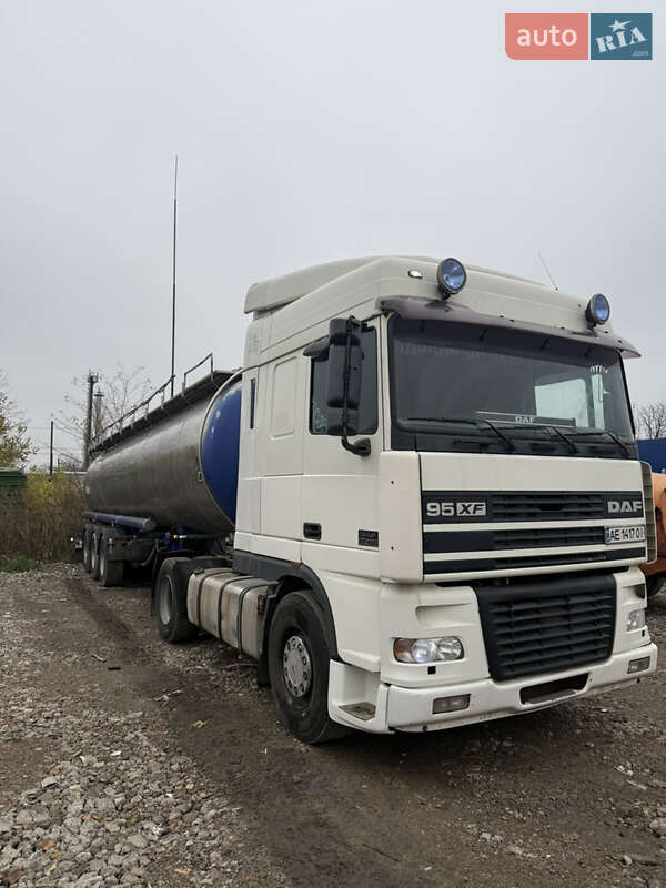 Тягач DAF XF 95 2000 в Павлограді