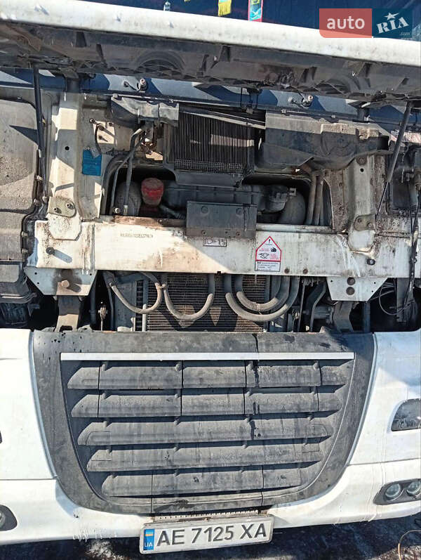 Контейнеровоз DAF XF 95 2004 в Днепре фото 25 Контейнеровоз DAF XF 95 2004 в Днепре