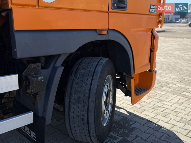 Контейнеровоз DAF XF 95 2002 в Вознесенську