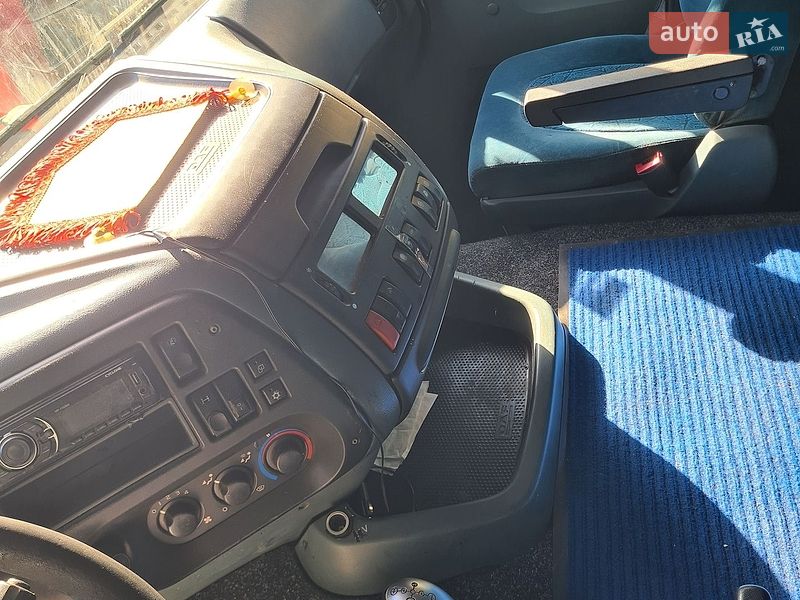 Тягач DAF XF 95 2003 в Варве