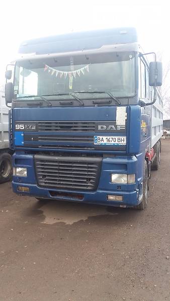 Контейнеровоз DAF XF 1999 в Кропивницькому