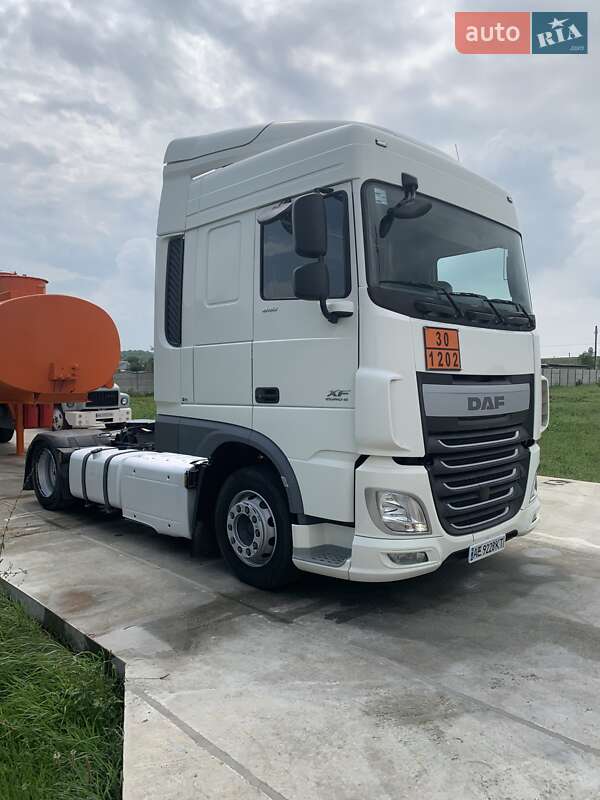 Тягач DAF XF 2015 в Днепре