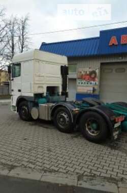 Тягач DAF XF 2001 в 