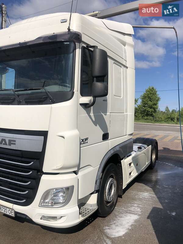 Тягач DAF XF 2015 в 