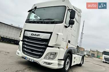 Тягач DAF XF 2017 в 
