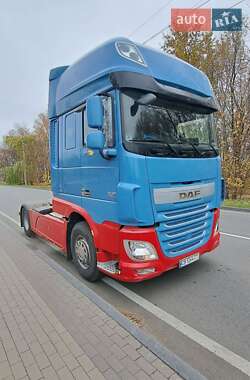 Тягач DAF XF 2015 в 