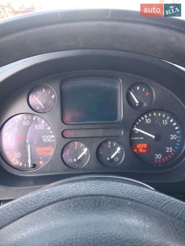 Тентованый DAF XF 2005 в Львове