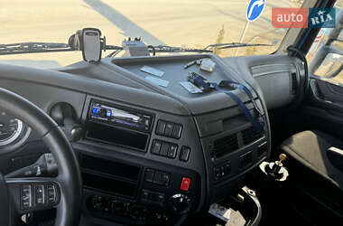 Тягач DAF XF 2015 в 