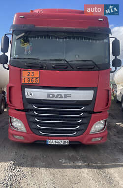 Тягач DAF XF 2015 в 