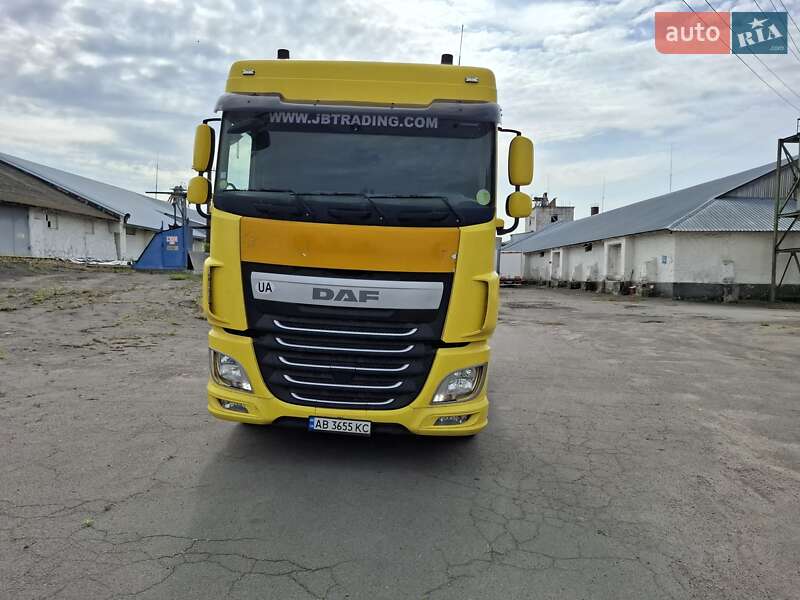 Тягач DAF XF 2015 в 