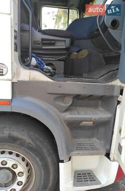 Тягач DAF XF 2000 в 