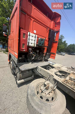 Тягач DAF XF 2004 в 
