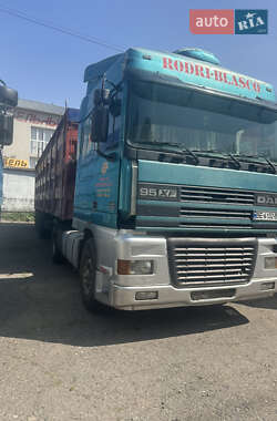 Тягач DAF XF 2000 в 