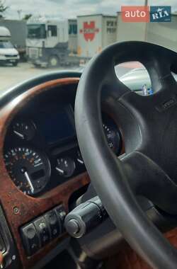 Тягач DAF XF 2005 в 