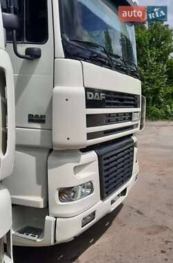Тягач DAF XF 2005 в 