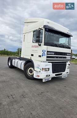 Тягач DAF XF 2001 в 