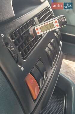 Тягач DAF XF 2004 в 