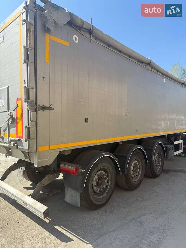 Самосвал DAF XF 2015 в Днепре