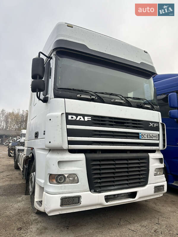 Контейнеровоз DAF XF 2007 в 