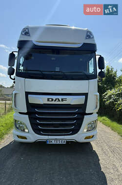 Контейнеровоз DAF XF 2020 в Рівному
