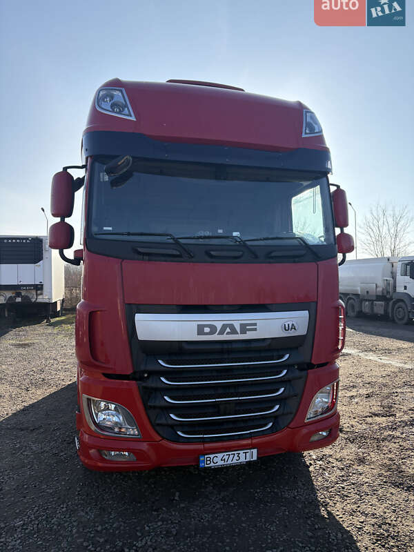 Тягач DAF XF 2015 в Львове