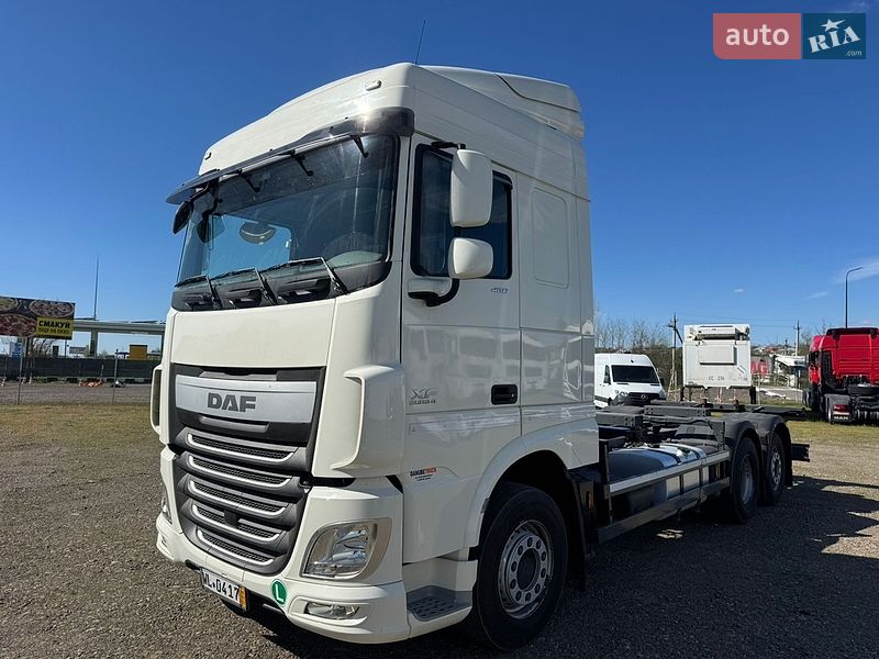 Контейнеровоз DAF XF 2017 в Черновцах