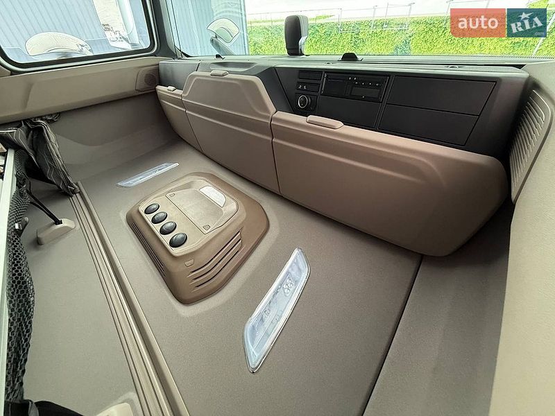 Тягач DAF XF 2023 в Дубні