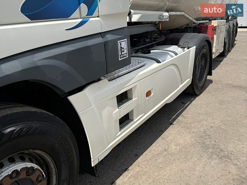 Тягач DAF XF 2016 в Дніпрі